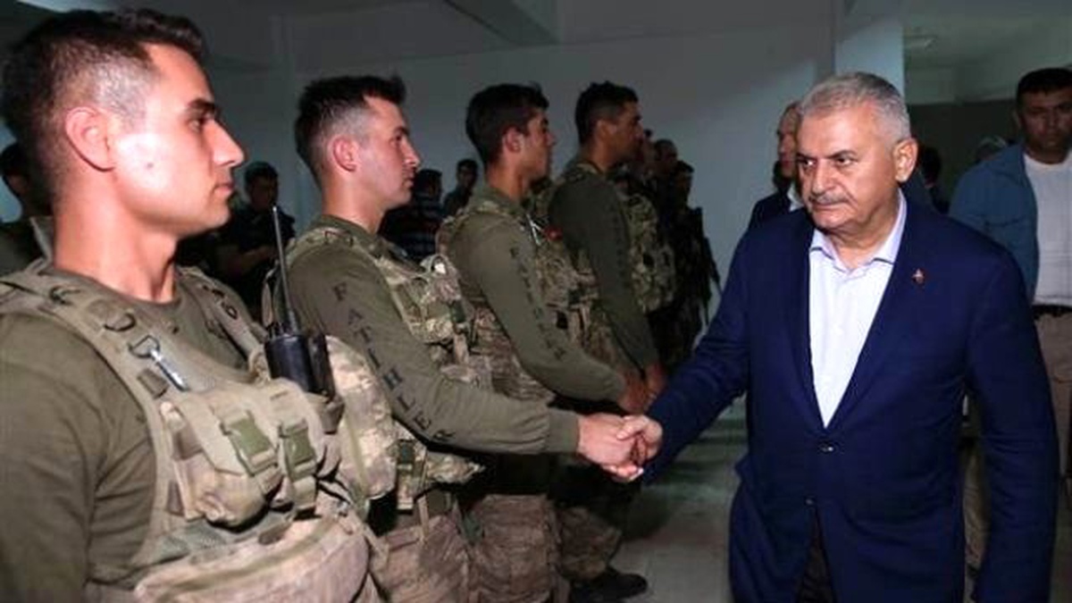 Başbakan Yıldırım\'ın Ziyaret Ettiği Tugaya PKK Taciz Ateşi Açtı