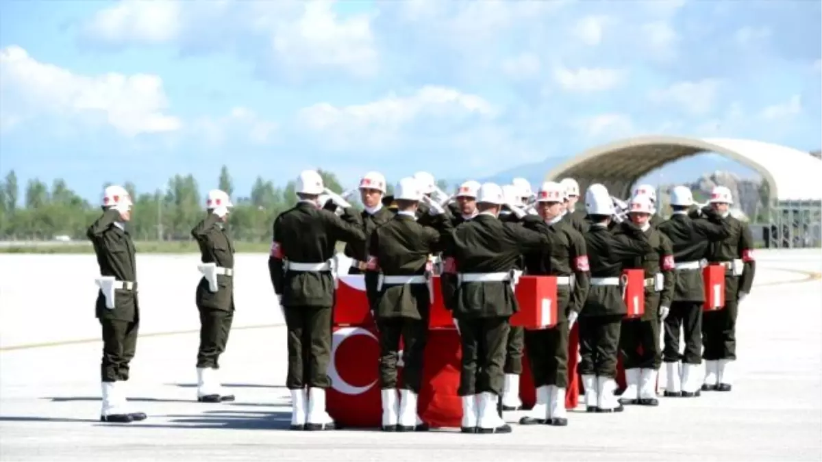 Başbakan Yıldırım, Van\'da Şehit Törenine Katıldı