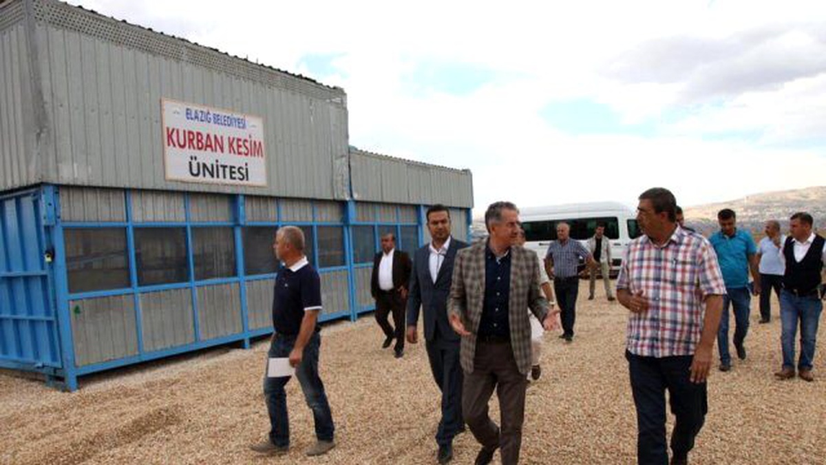 Başkan Yanılmaz, Elazığ Belediyesi Kurban Satış Noktasında İnceledi