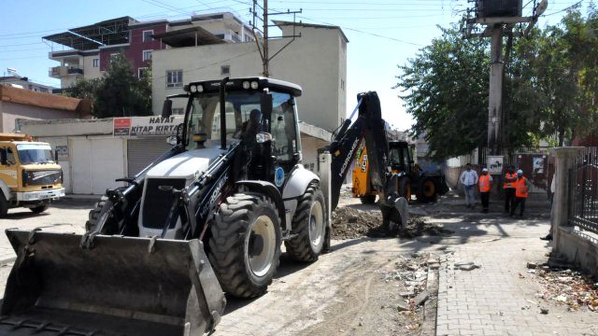 Batmanda Asfalt, Yol Yapım Ve Parke Çalışmaları Sürüyor