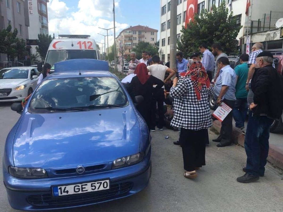 Bolu\'da Otomobil Karşıya Geçen Yaşlı Adama Çarptı