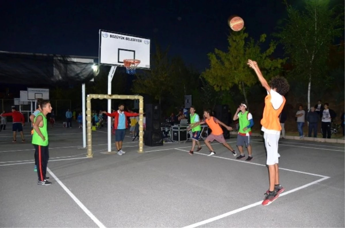 Bozüyük Belediyesi Plaj Voleybolu ve Sokak Basketbolu Turnuvaları Lazer Show ile Sona Erdi