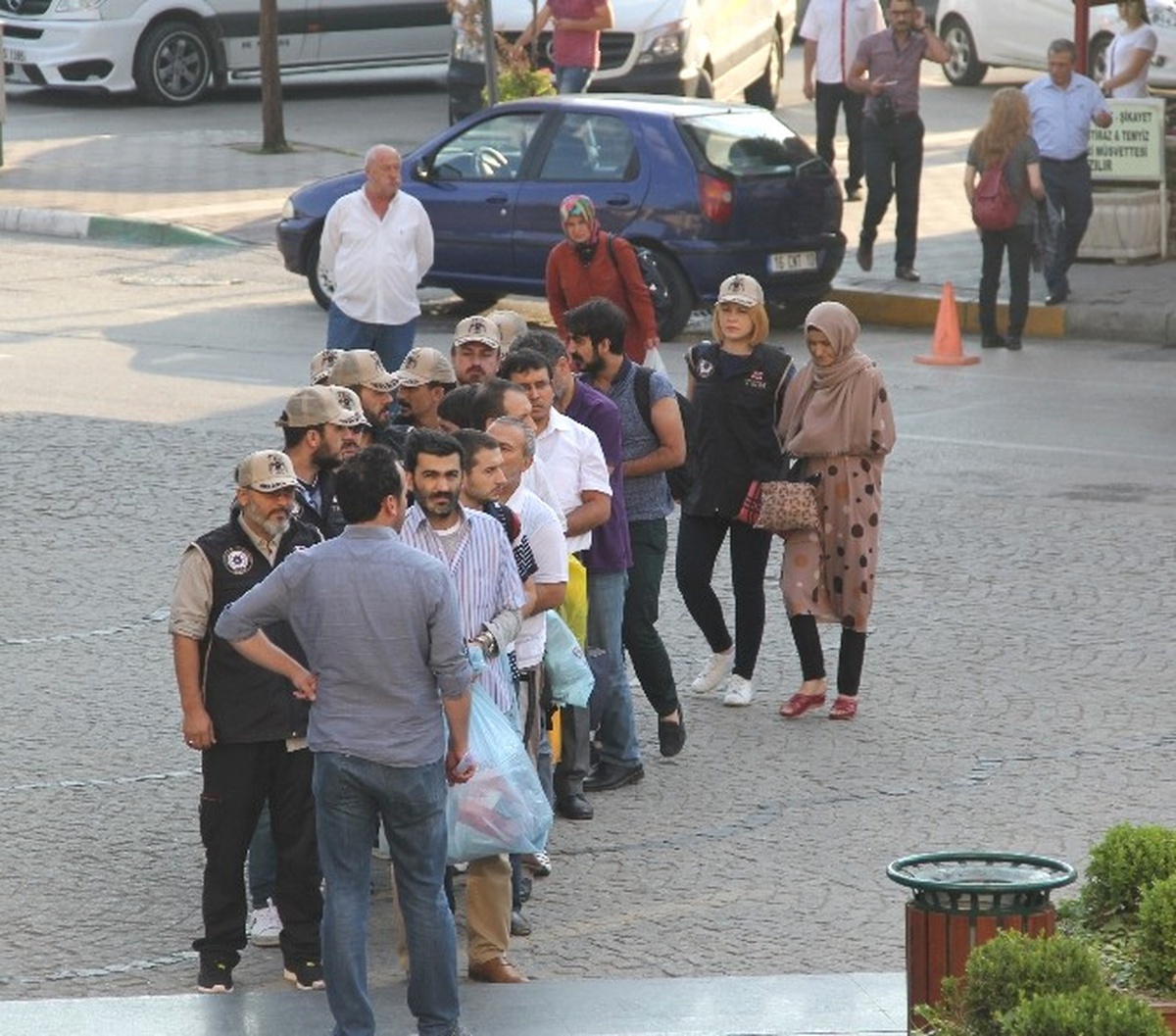 Bursa\'da 10\'u Akademisyen, 14 Kişi Adliyeye Sevk Edildi