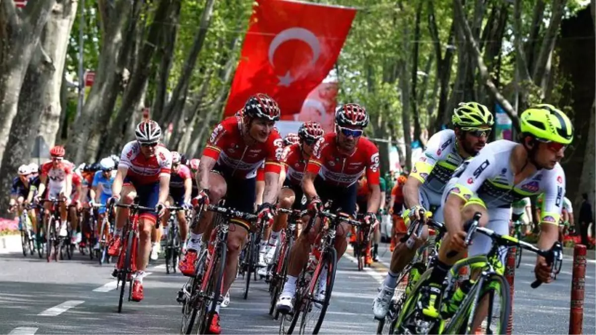 Büyük Taarruz Bisiklet Turu Alaşehir\'de