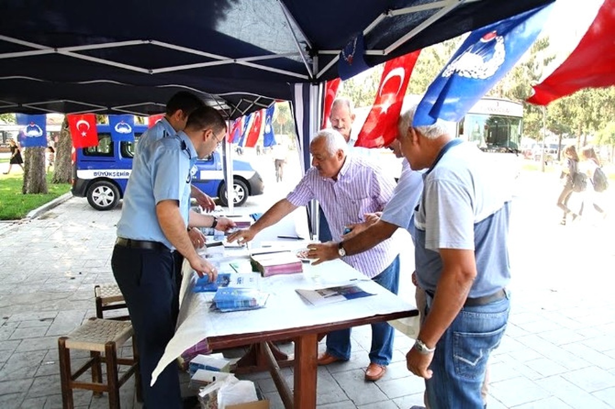Büyükşehir Zabıta Bilgilendirme Stantı Açtı