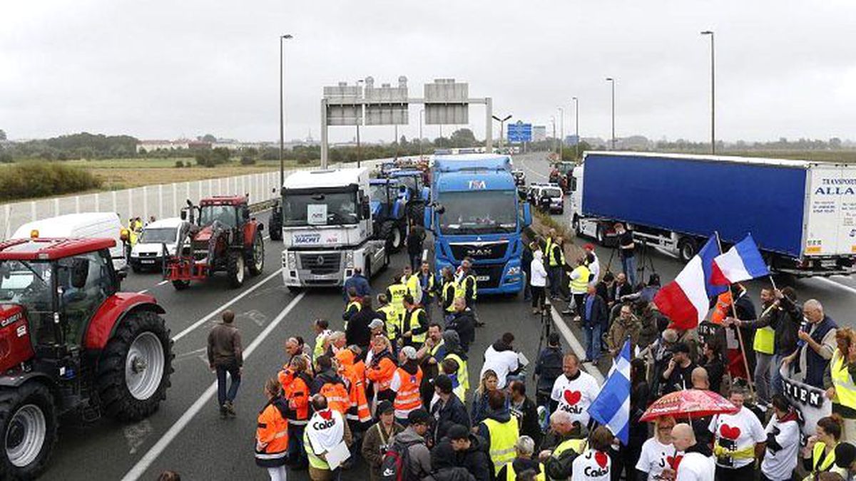 Calais\'de Sığınmacı Karşıtı Protesto