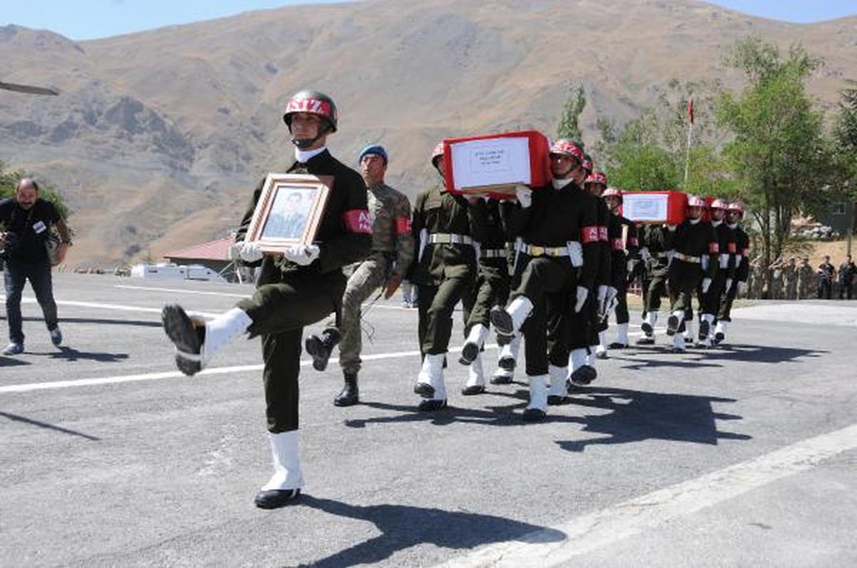 Çukurca Şehitleri İçin Hakkari\'de Tören Yapıldı