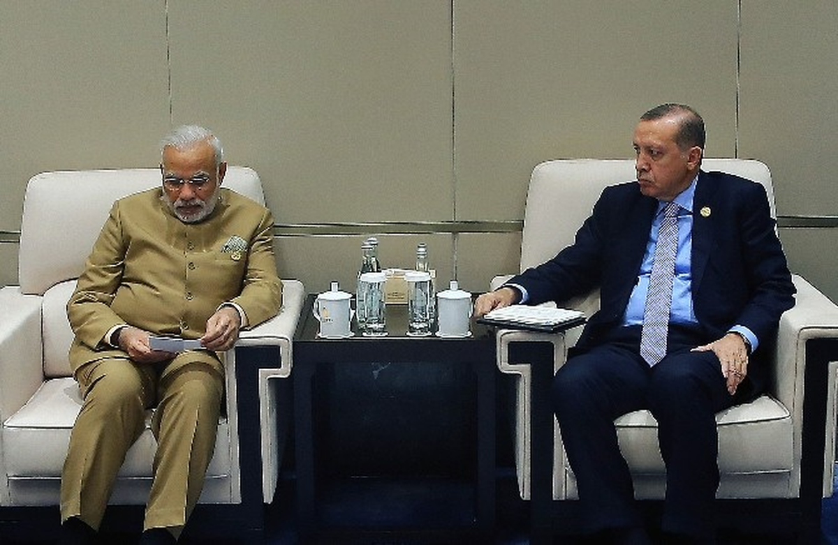 Cumhurbaşkanı Erdoğan, Hindistan Başbakanı Modi\'yi Kabul Etti