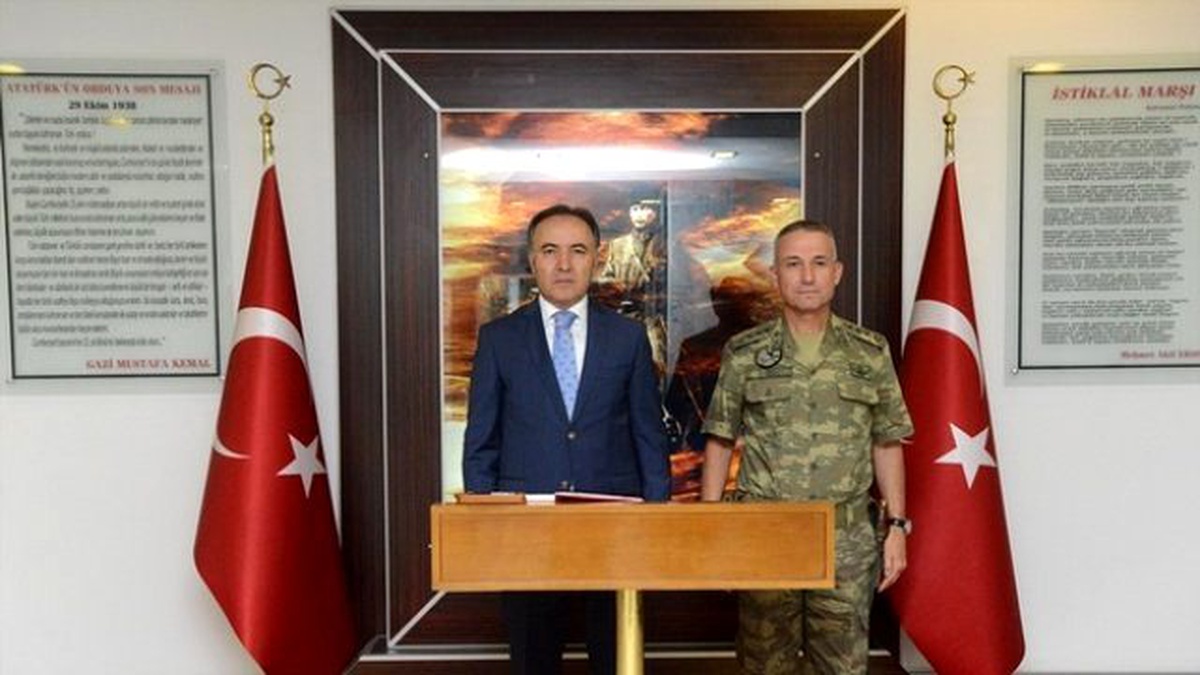 Denizli Valisi Altıparmak\'tan Tugay Komutanlığına Ziyaret