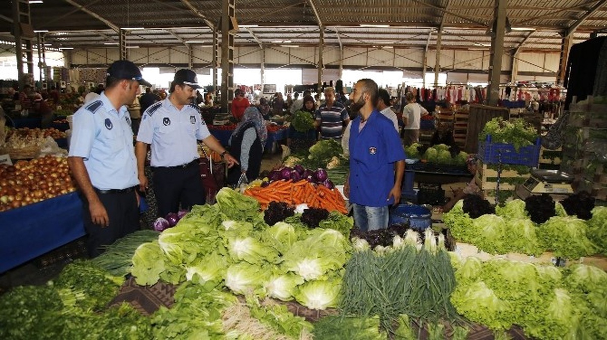 Döşemealtı Belediye Zabıtası\'ndan Pazar Denetimi