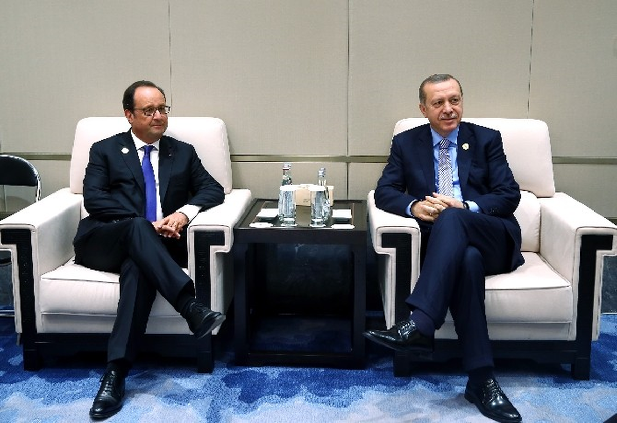 Erdoğan\'dan, Hollande\'a 15 Temmuz Kitabı