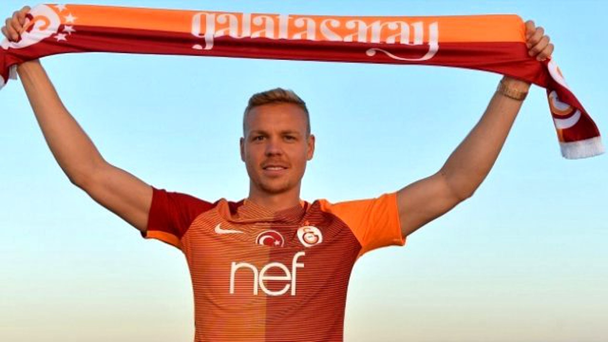 Galatasaray\'da Sigthorsson Ameliyat Edildi
