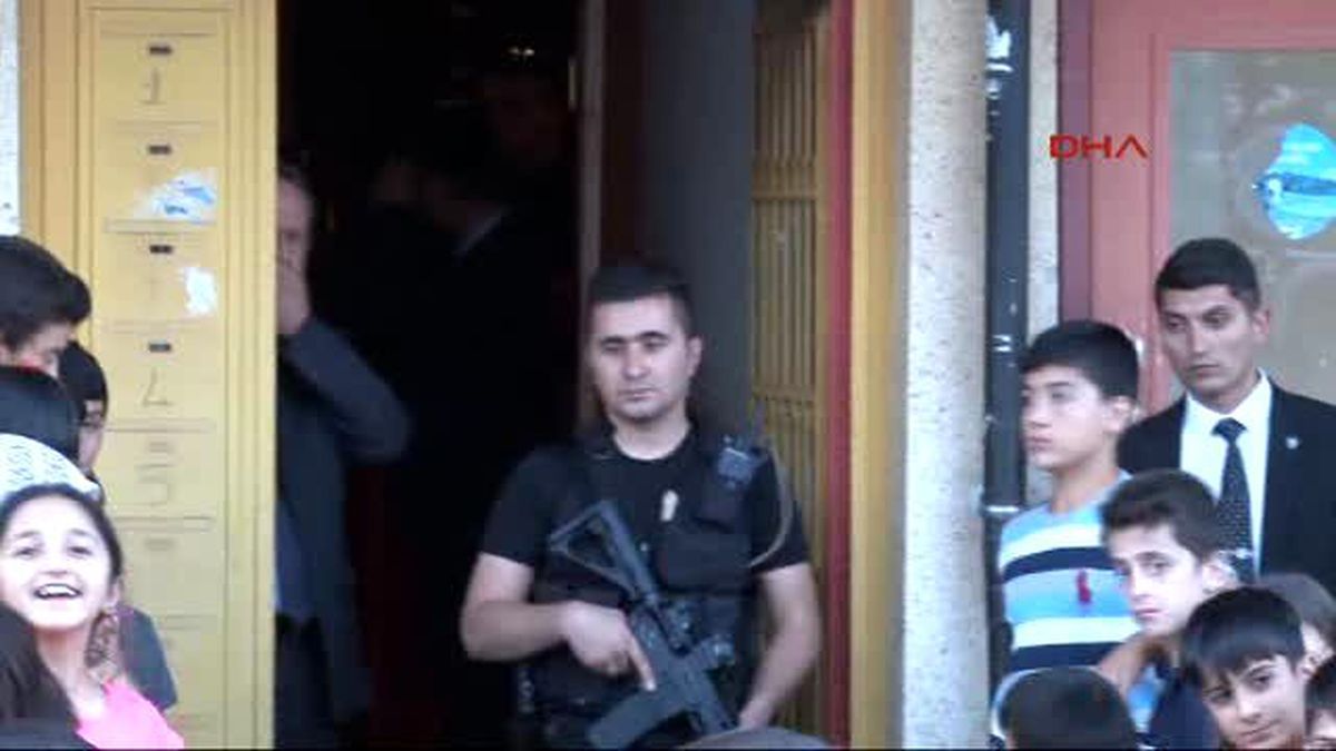Genelkurmay Başkanı Akar, Şehit Evlerini Ziyaret Etti