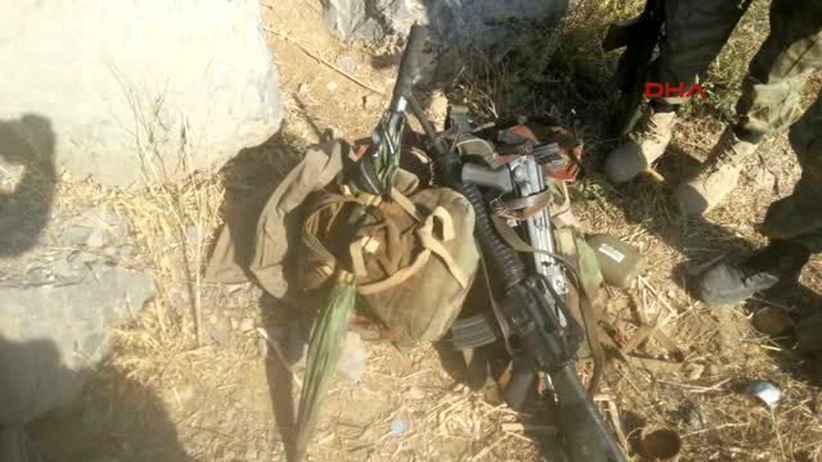 Hakkari PKK Sığınağında Büyük Miktarda Silah ve Mühimmat Ele Geçti
