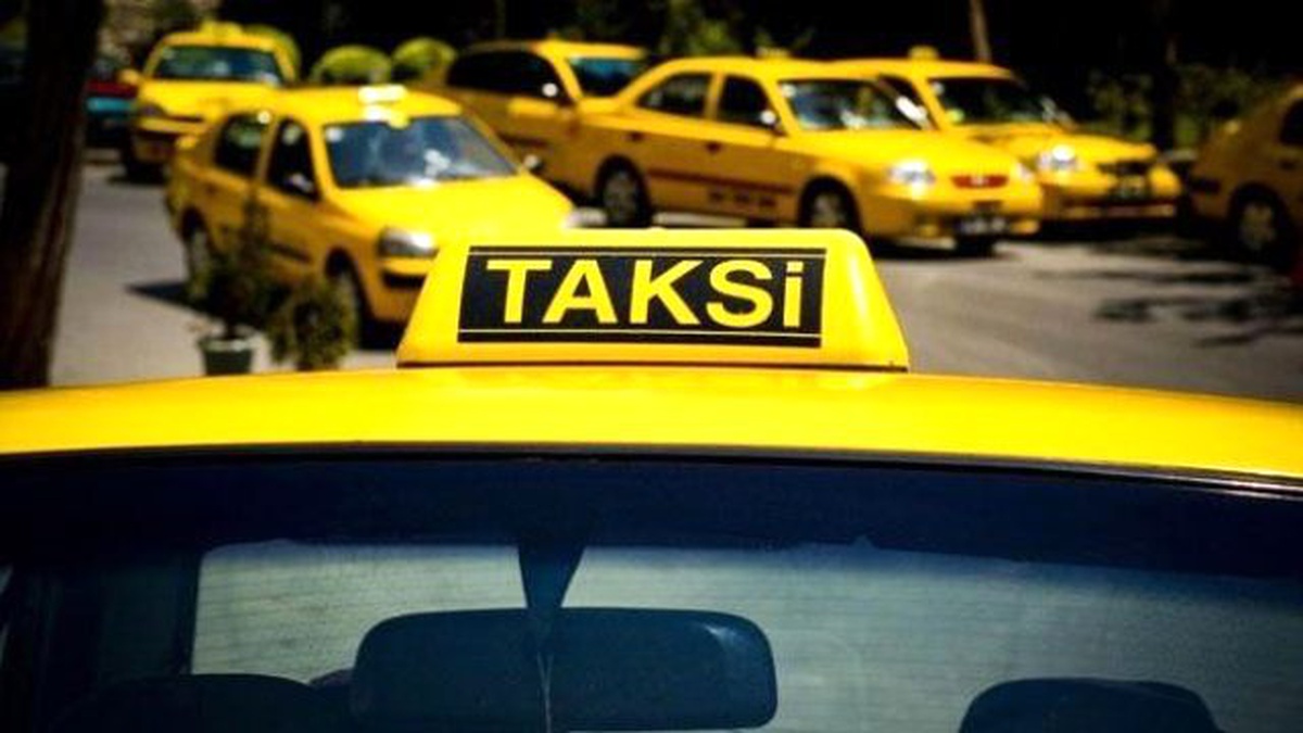 Atatürk Havalimanı Taksicileri, Ukome Zammını Protesto Etti