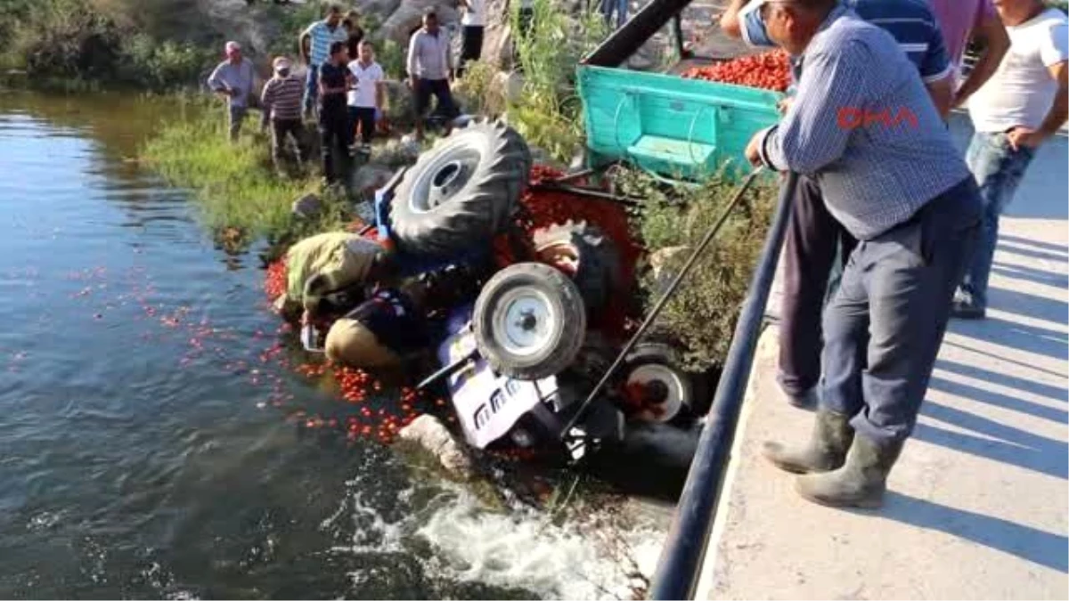 İzmir - Kınık\'ta Traktör Devrildi: 1 Ölü