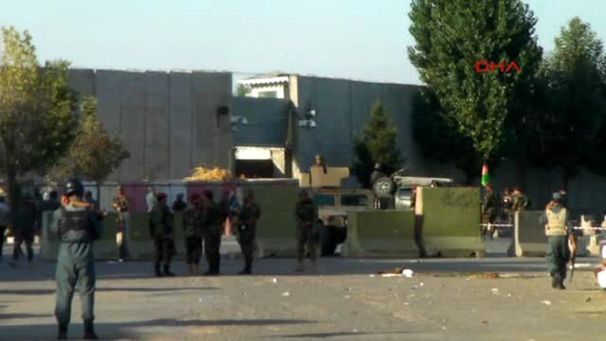 Kabil\'de Çifte Bombalı Saldırı 24 Ölü 40 Yaralı