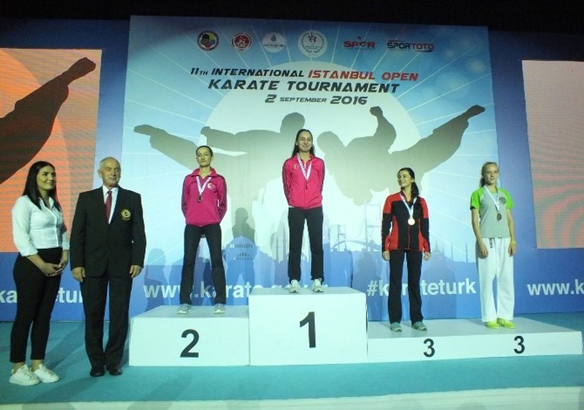 Kağıtsporlu Karateciler İstanbul Open\'da Kürsüye Çıktı