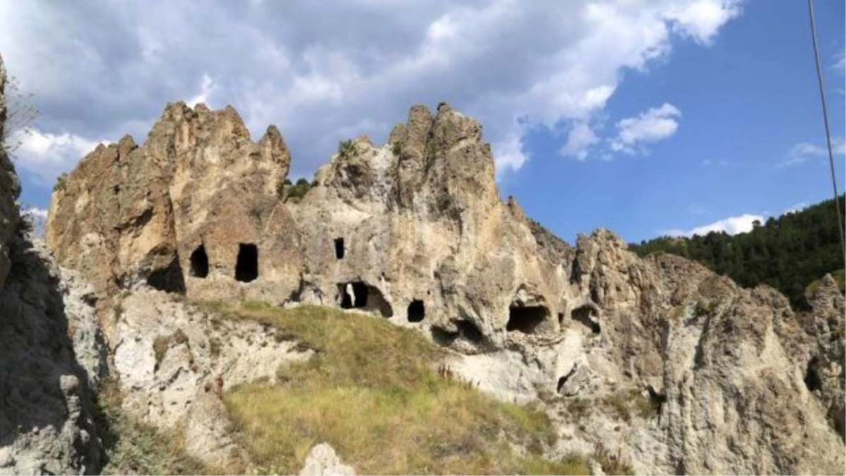 Kayalıklardaki Manastır Turizme Kazandırılmayı Bekliyor