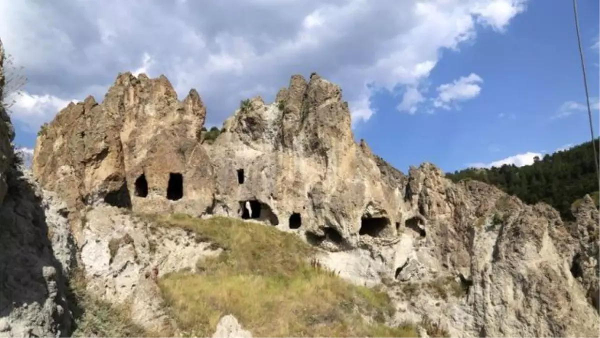 Kayalıklardaki Manastır Turizme Kazandırılmayı Bekliyor