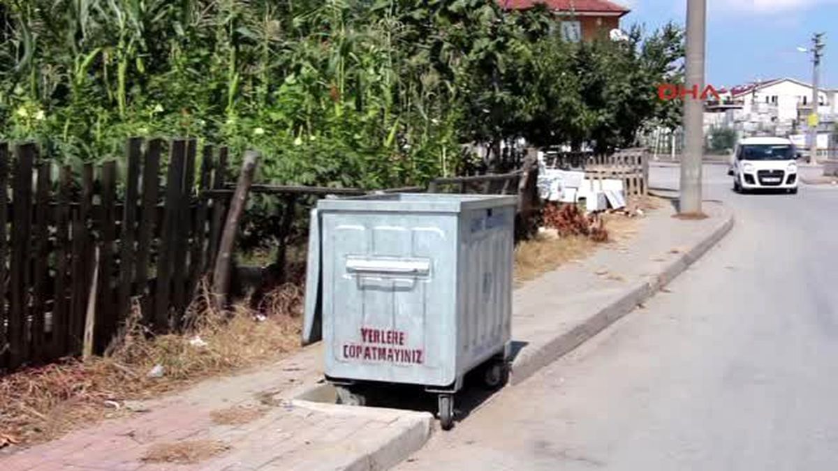 Kocaeli - Çöpe Kitapları Atıp Kaçtılar