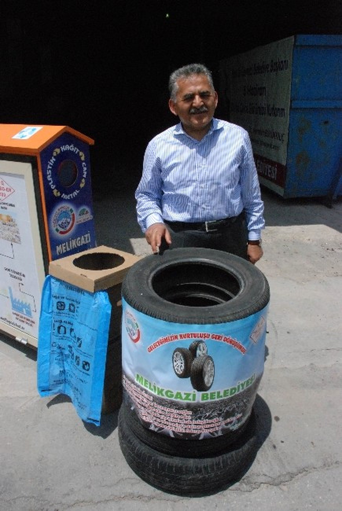 Melikgazi Belediyesi Atık Lastikleri Ekonomiye Geri Kazandırıyor