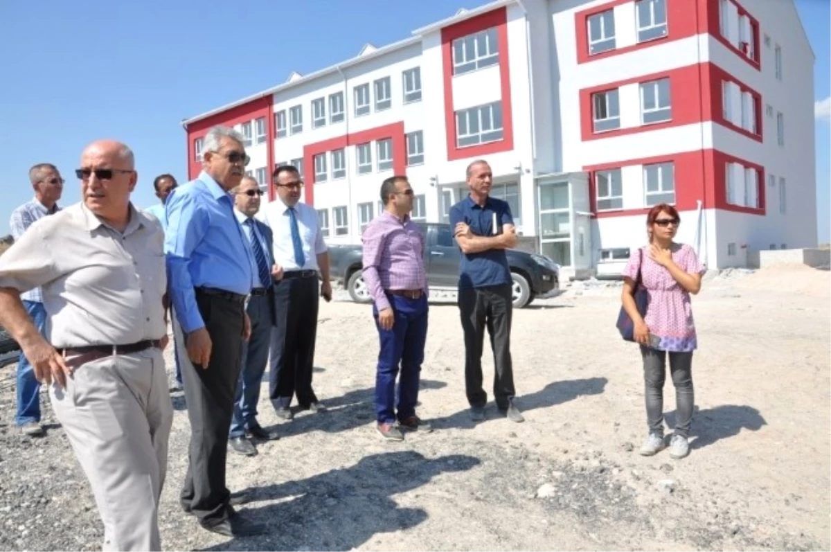 Milli Eğitim Müdürü Demir, Gülşehir\'de İmam Hatip Ortaokulunda İncelemede Bulundu