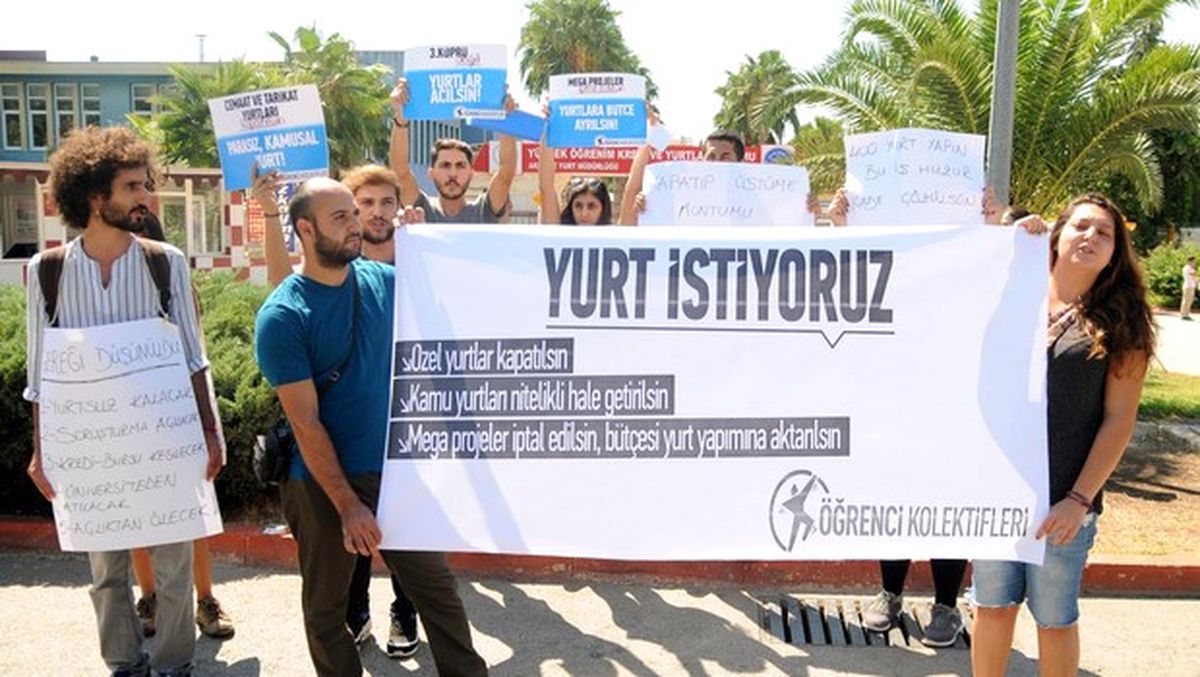 Öğrencilerden Yurt Eylemi