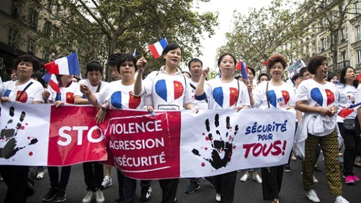 Paris\'te Çinliler Irkçılığa Karşı Yürüdü