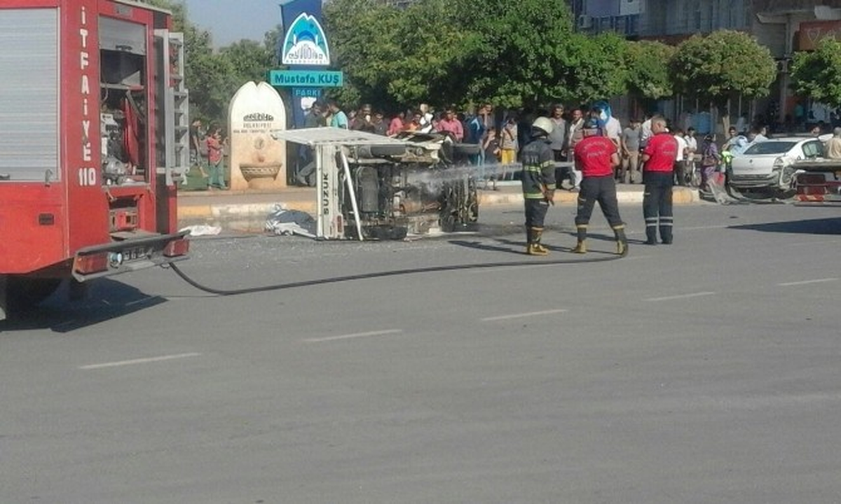Polis Aracı Kaza Yaptı: 4 Yaralı