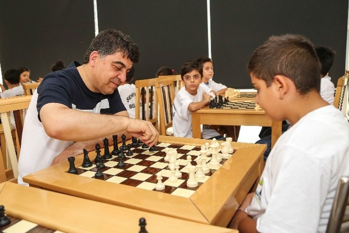 Şehitkamil Satranç Merkezi Başarı ve Yeteneği Buluşturuyor