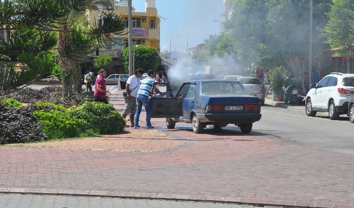 Seyir Halindeki Otomobilde Yangın Çıktı