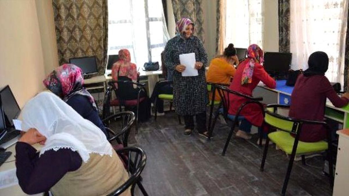 Siverekli Kadınlara "Eğitime Hazırlık Kursu"
