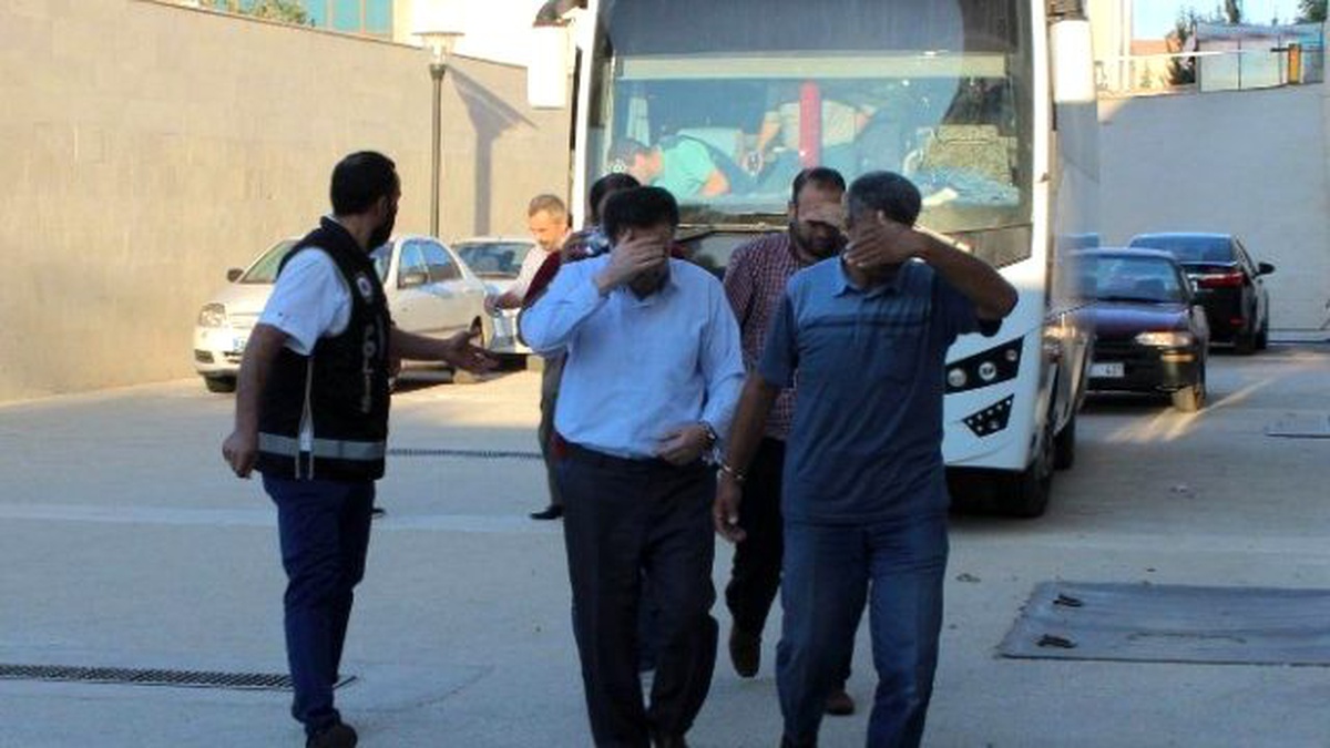 Elazığ\'da Fetö\'den 13 Kişi Tutuklandı