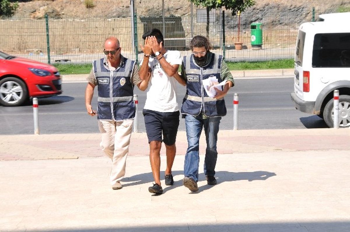 Alanya\'da Telefon Hırsızı Suçüstü Yakalandı