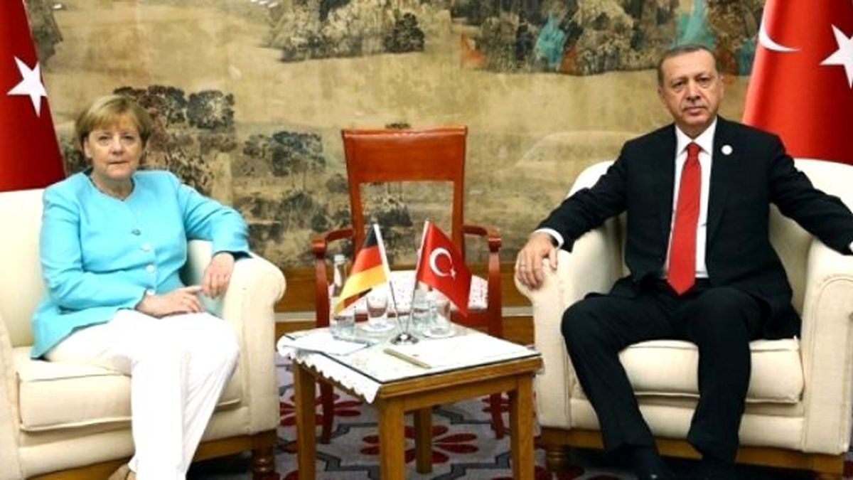Merkel ile Erdoğan Görüşmesinde Çekilen Kare, Alman Basınını Kızdırdı