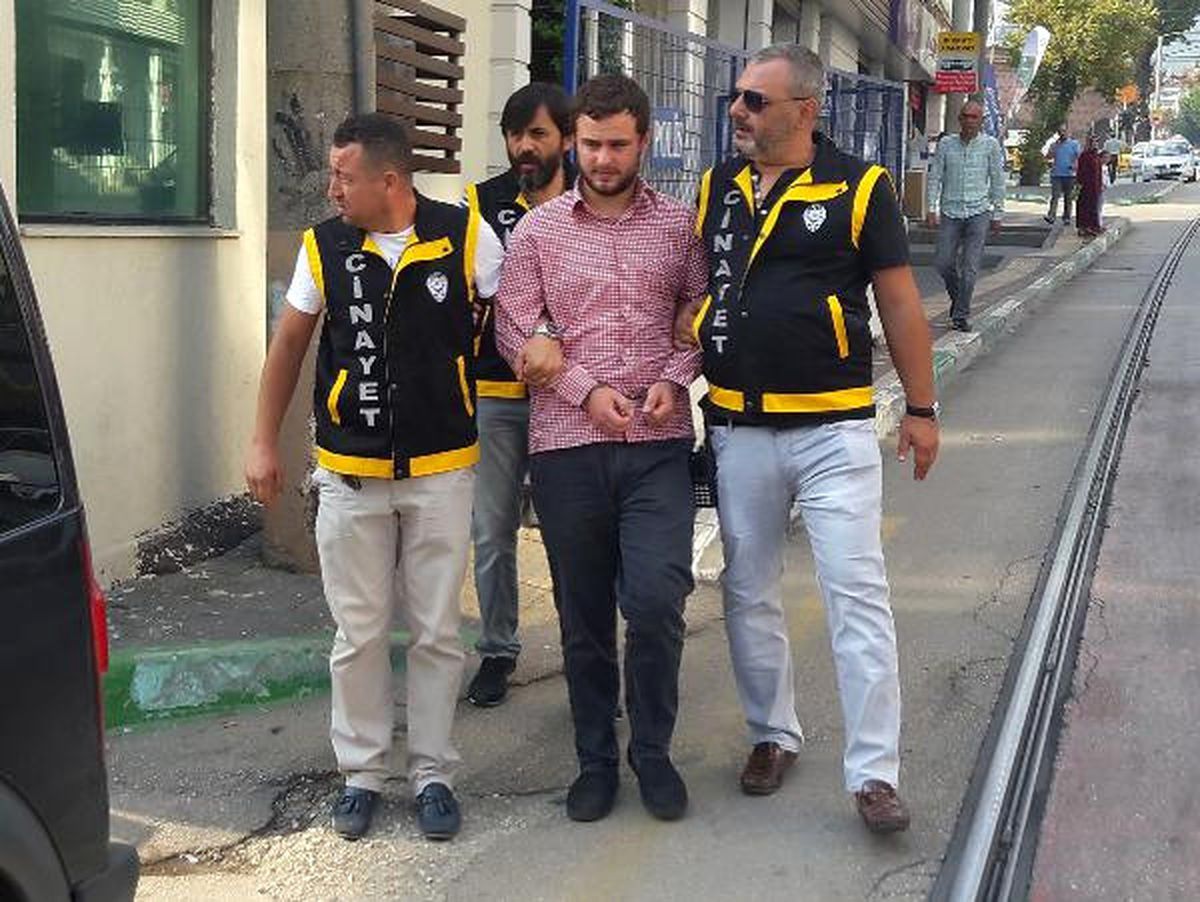 Annesinin Sevgilisini Öldürdü, Ormanda Saklanırken Yakalandı