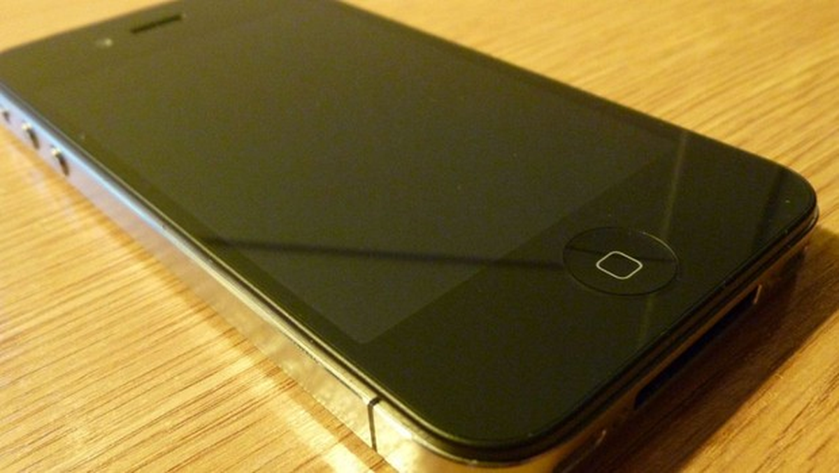 Apple İphone 4\'leri Tamamen Öldürüyor!