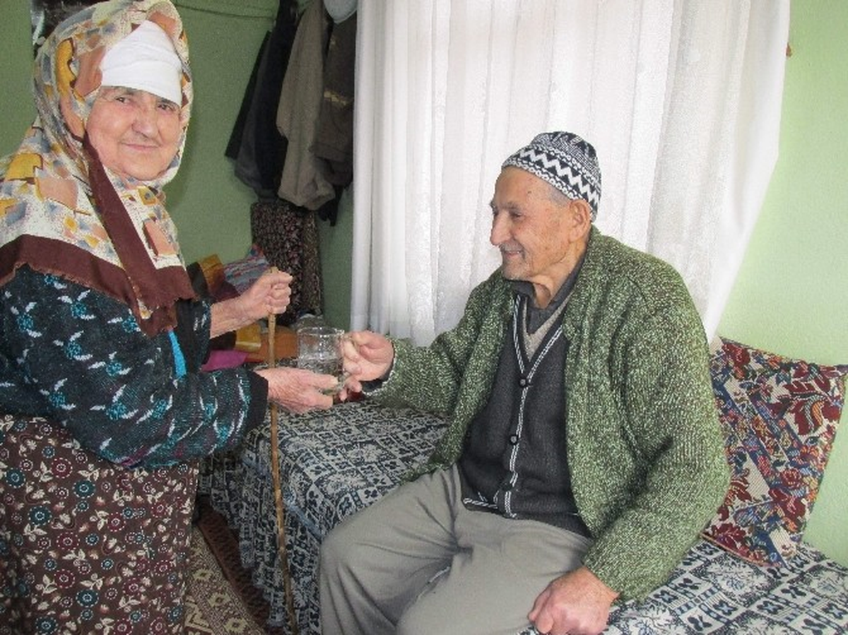 Aydın\'da Kadınlar Erkeklerden 74 Ay Daha Uzun Yaşıyor