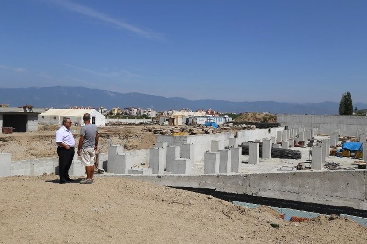 Başkan Uysal Devlet Hastanesi İnşaatında İncelemelerde Bulundu