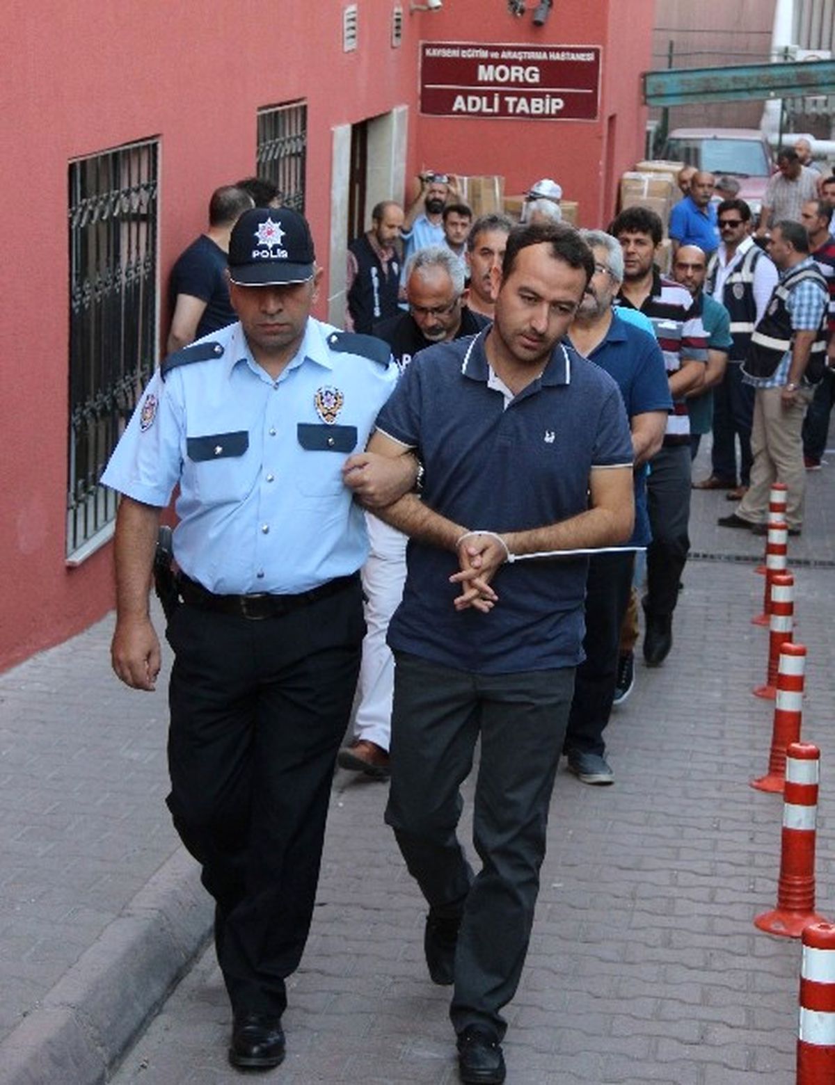 Bylock Kullanıcısı 34 Polis Adliyeye Sevk Edildi