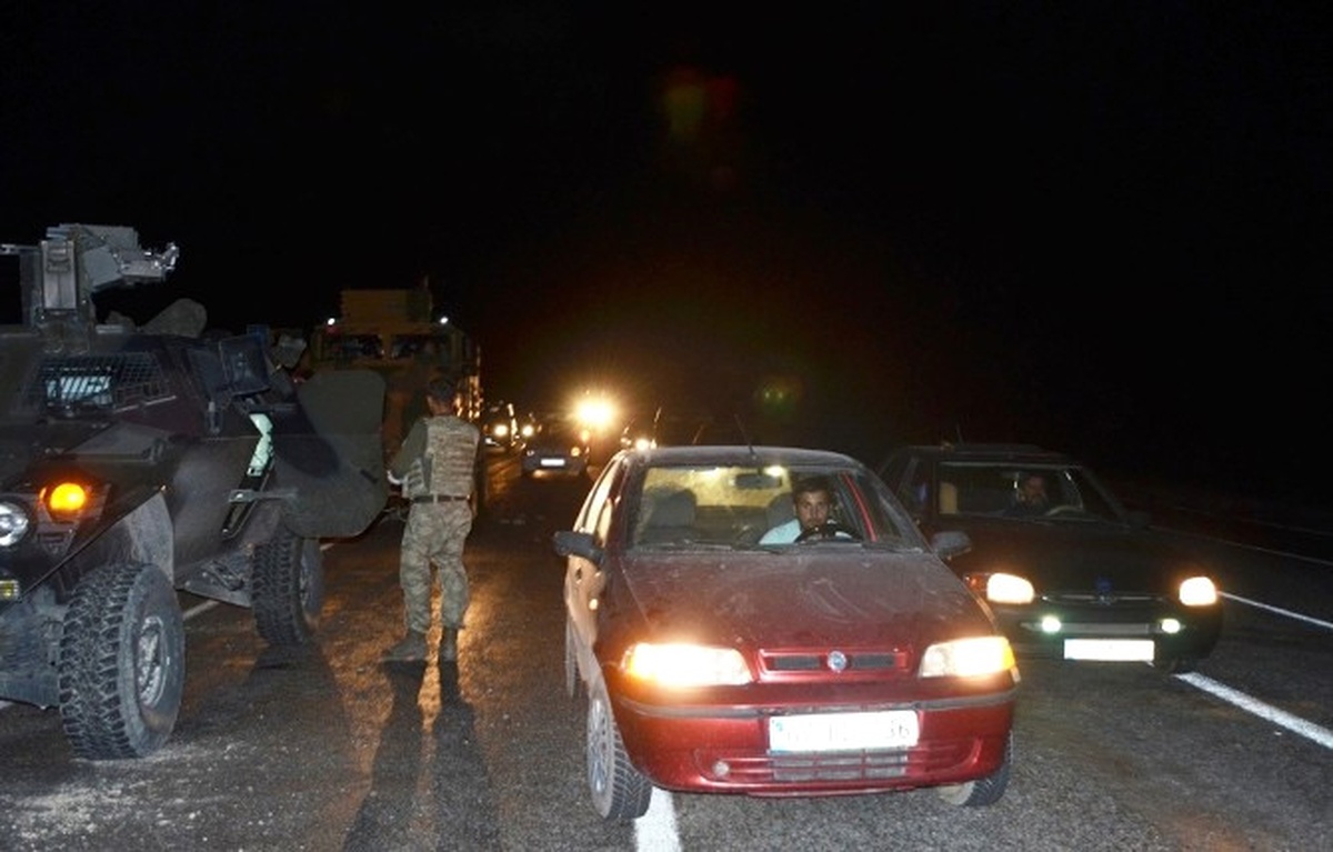 Doğubayazıt\'ta Polis Lojmanlarına Saldırı
