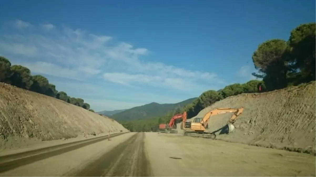 Edremit-Kalkım Yolunda Çalışmalar Tüm Hızıyla Sürüyor