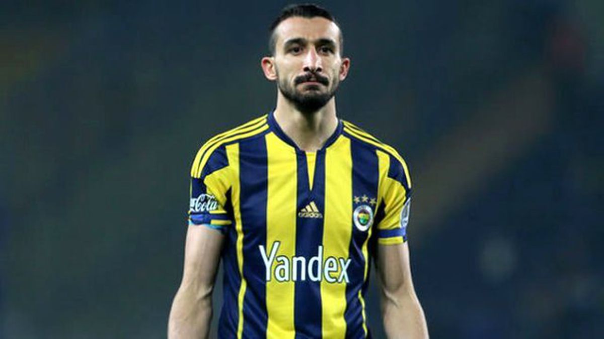 Fenerbahçe'de Advocaat, Mehmet Topal'ı Ofansif Orta Saha Olarak Oynatacak