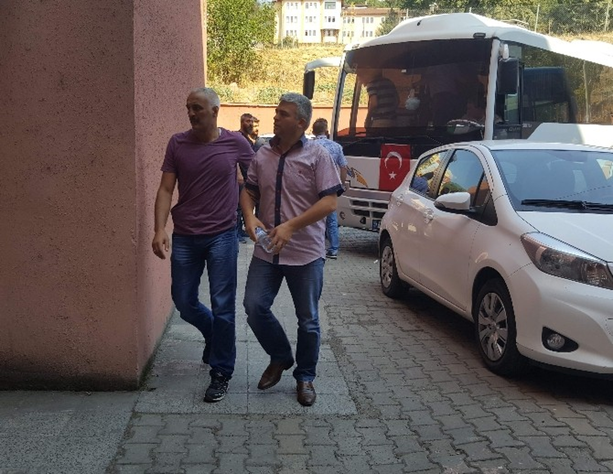 Fetö Operasyonunda 18 Emniyet Mensubu Adliyeye Sevk Edildi