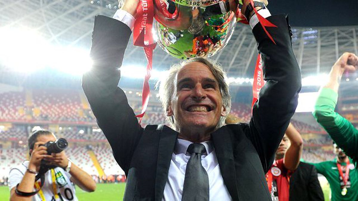 Galatasaraylı Taraftarlar Fatih Terim Yerine Riekerink'i Seçti