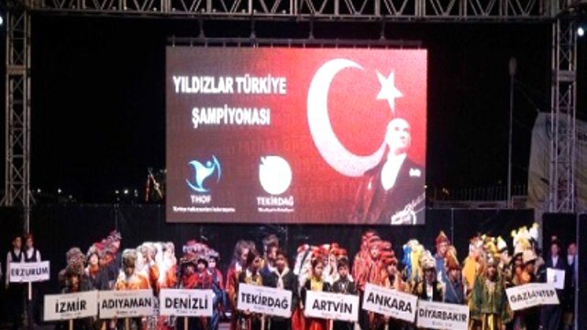 Halk Oyunlarında Birincilik Diyarbakır\'ın