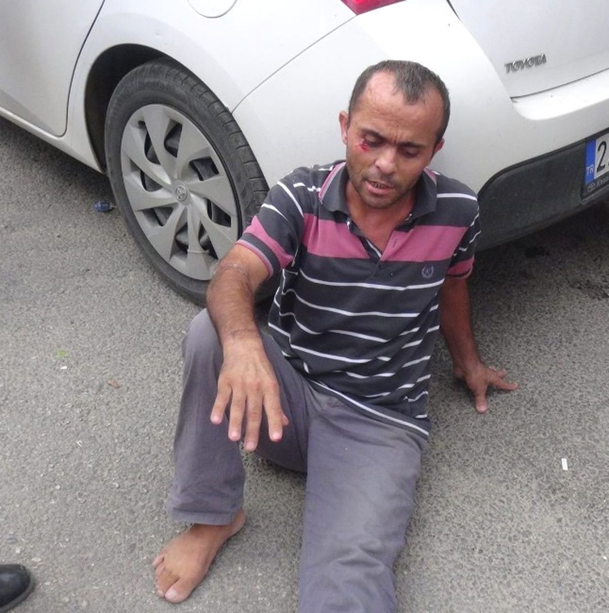 Husumetlisinin Bulunduğu Araca Kurşun Yağdırdılar: 2 Yaralı