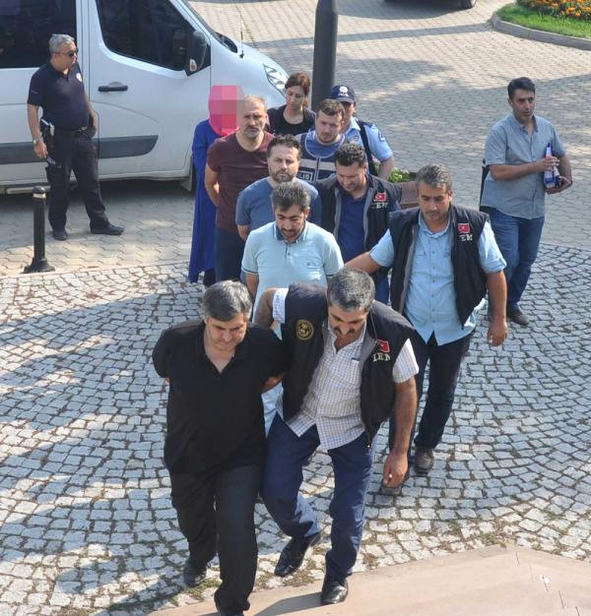 İnegöl\'de Fetö/pdy Soruşturmasında 4 Tutuklama