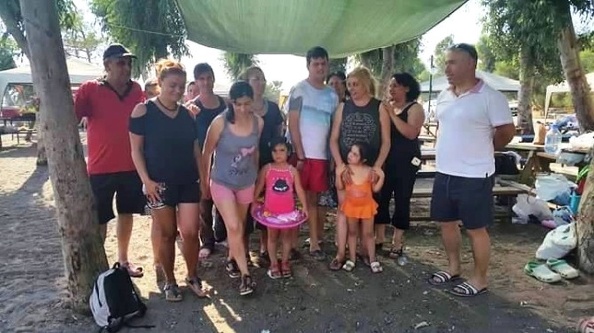Kiraz\'da Engelli Vatandaşlar İlk Kez Deniz Keyfi Yaptı